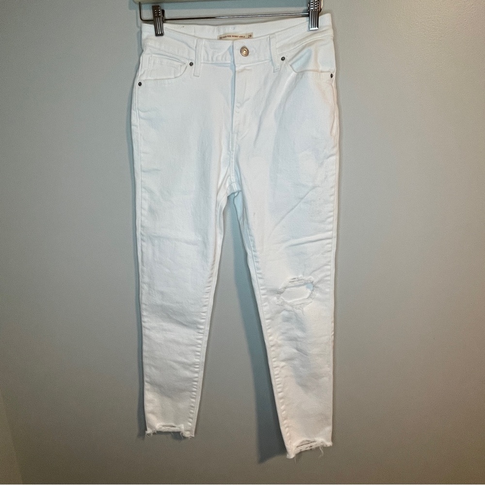 Levi's Women's White High Rise Distressed Skinny Jeans